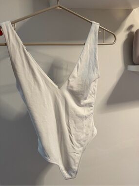 Babaton White V-Neck Sleeveless Bodysuit